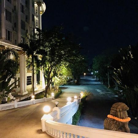 Hermitage Hotel Korat-Sha Nakhonratchasima Екстериор снимка