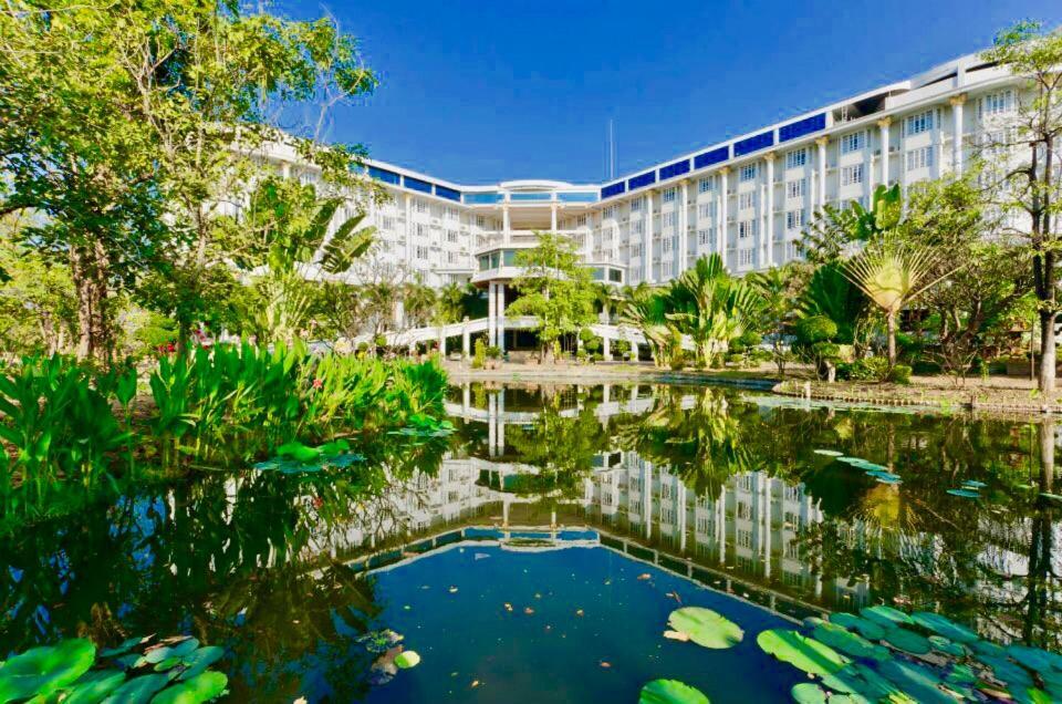 Hermitage Hotel Korat-Sha Nakhonratchasima Екстериор снимка