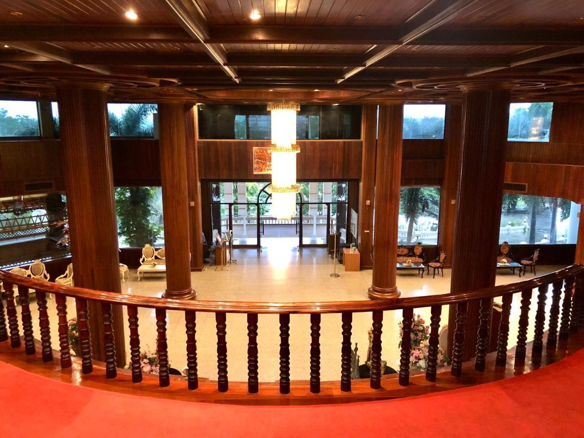 Hermitage Hotel Korat-Sha Nakhonratchasima Екстериор снимка