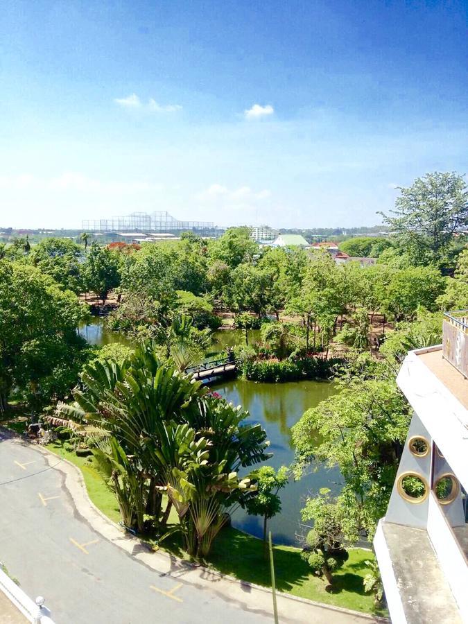 Hermitage Hotel Korat-Sha Nakhonratchasima Екстериор снимка