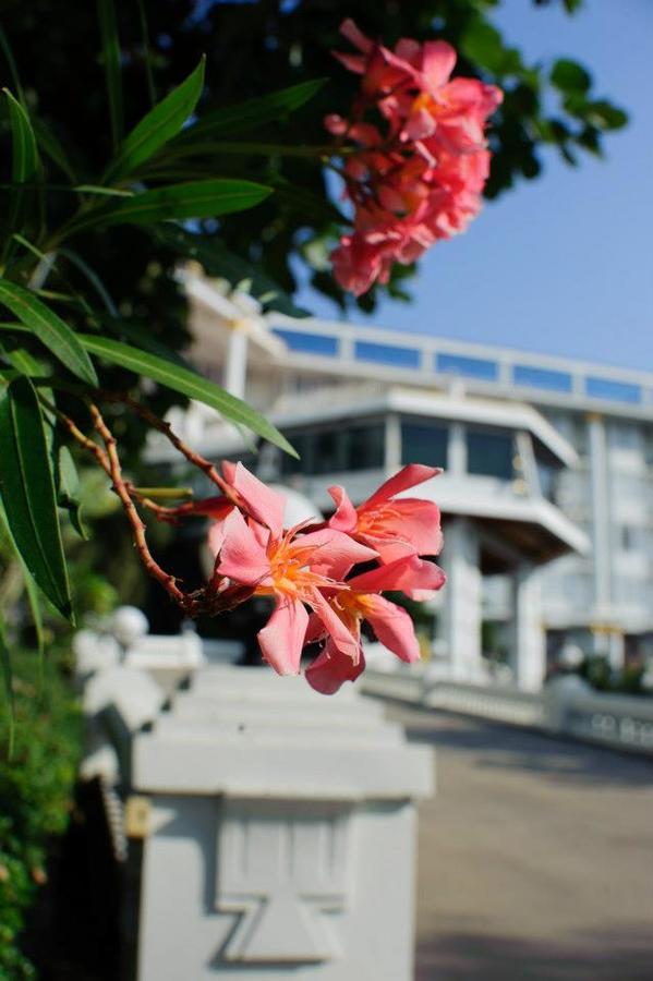 Hermitage Hotel Korat-Sha Nakhonratchasima Екстериор снимка