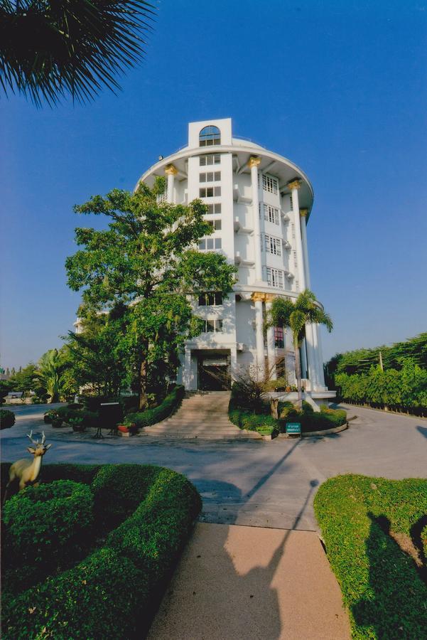 Hermitage Hotel Korat-Sha Nakhonratchasima Екстериор снимка