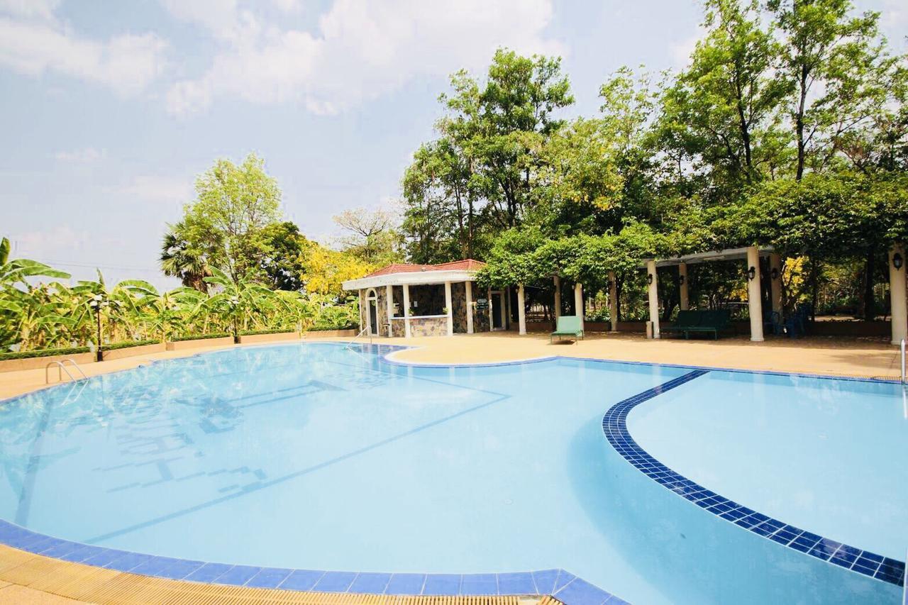 Hermitage Hotel Korat-Sha Nakhonratchasima Екстериор снимка